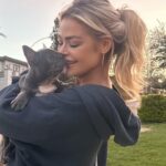 Denise Richards Instagram – Happy Easter!!! 🐣
My daughter brought a surprise & adopted this  lil one for me. His name is Maverick after Tommy Cruise @tomcruise in #topgun obviously. He’s a little buttercup we love him already. Have a wonderful Easter… 🐣