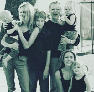 Denise Richards Instagram - One of my favorite pictures of my mom. She loved being Nana more than anything. We lost her Nov 30 2007 I can’t believe it’s been 16yrs. Not a day goes by mom that I don’t think about you. I miss you so much and see you in my dreams. I so wish you were still here. I love you mom❤️