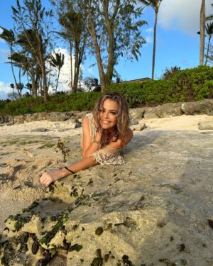 Denise Richards Instagram - An amazing Hawaii trip @turtlebayresort to celebrate my birthday with my wonderful family and friend. The staff went above and beyond and I couldn’t be more grateful. I loved being around the lush nature and beautiful island! A truly amazing trip with my favorite people. 🐢🌺💛