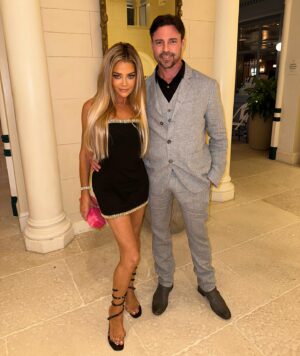 Denise Richards Instagram - Fun night with hubby… Event benefiting several charities. @animalloversrescuellc Thank you @thebermanteam for having us. 

Makeup💄: @julzhopemua 
Hair ✂️ :  @hairbymariafuqua 
@hiddencrownhair 
👗: @retrofete 
👠: @maisonvalentino 
👛: @cultgaia 
👔: @johnvarvatos