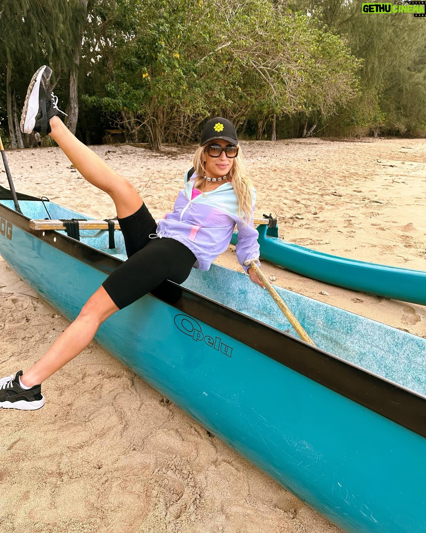 Denise Richards - 28.7K Likes - An amazing Hawaii trip @turtlebayresort to celebrate my birthday with my wonderful family and friend. The staff went above and beyond and I couldn’t be more grateful. I loved being around the lush nature and beautiful island! A truly amazing trip with my favorite people. 🐢🌺💛