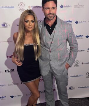 Denise Richards Instagram - Fun night with hubby… Event benefiting several charities. @animalloversrescuellc Thank you @thebermanteam for having us. 

Makeup💄: @julzhopemua 
Hair ✂️ :  @hairbymariafuqua 
@hiddencrownhair 
👗: @retrofete 
👠: @maisonvalentino 
👛: @cultgaia 
👔: @johnvarvatos