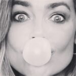 Denise Richards Instagram - It’s summer!!! My favorite time of year💫☀️🏝Chatting with all of you on #onlyfans right now. I personally will answer all of your messages💛 #onlyfans Oh… my link is in my bio🤦🏼‍♀️💛