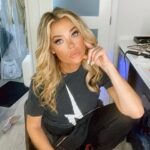 Denise Richards Instagram - Hurry up & wait…. It’s worth it. Fun group to work with 📸: @glambypamelab #awalkingmiracle