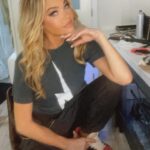 Denise Richards Instagram - Hurry up & wait…. It’s worth it. Fun group to work with 📸: @glambypamelab #awalkingmiracle