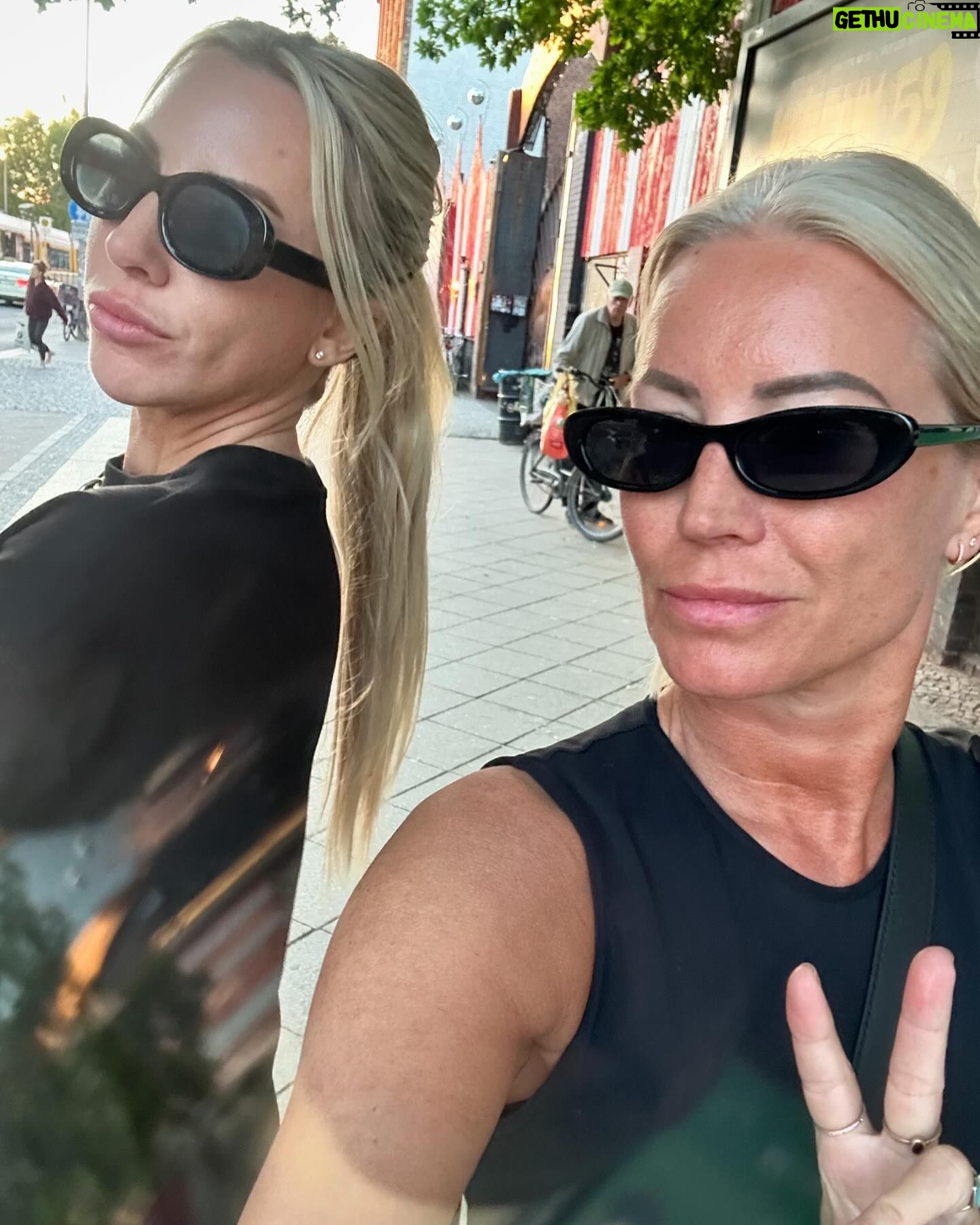 Denise Van Outen Instagram - Berlin ๐ฉ๐ช ๐ค (Thank you Dan @pioneerdjglobal for sorting everything. My kind of wonky๐)