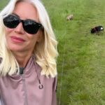 Denise Van Outen Instagram – “Night & Day”⭐️ @michellevisage @annielibrae 🫶🏼.⛳️🌞 @pigletspantry the best home delivery afternoon tea boxes 🧁. Love waking up with the birds singing and the sun shining🎶