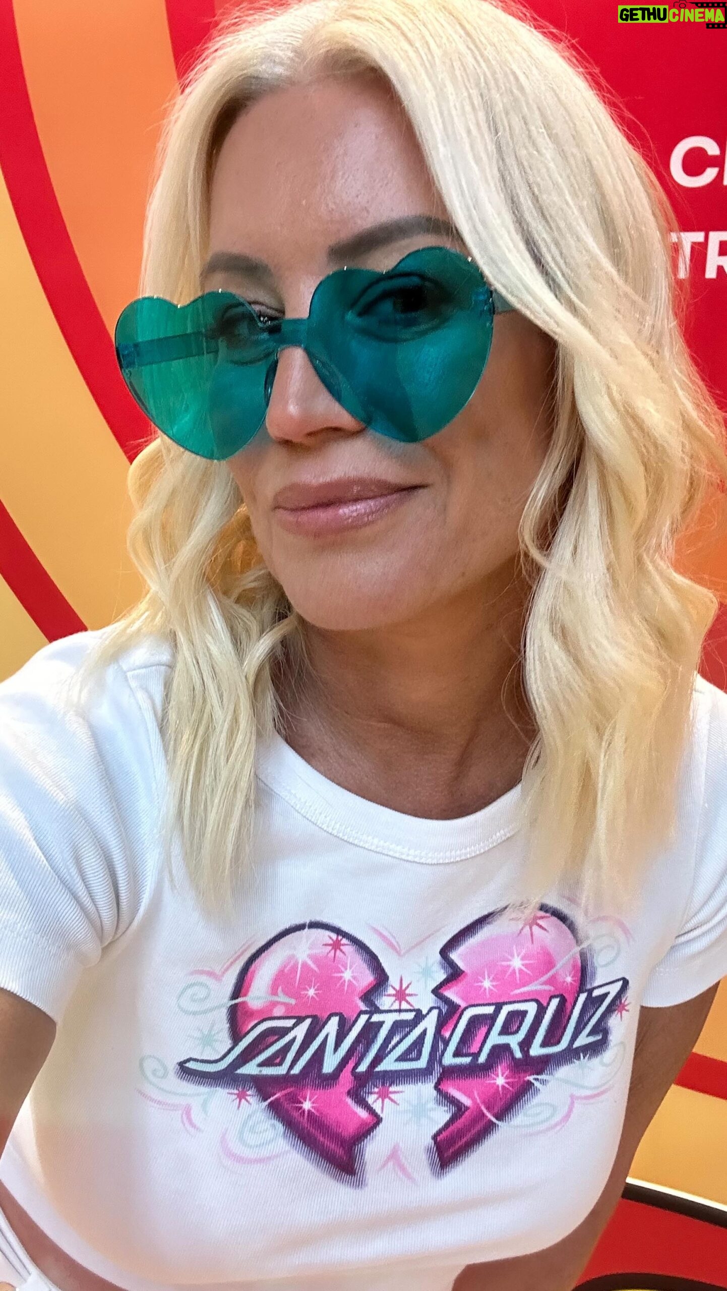 Denise Van Outen Instagram - Thirty, flirty and thriving π Celebrating 30 years of fashion with the iconic @tkmaxxuk ! π What was your favourite 90s look? Let me know below ππ πΊπ#30yearsofTkMaxx #AD
