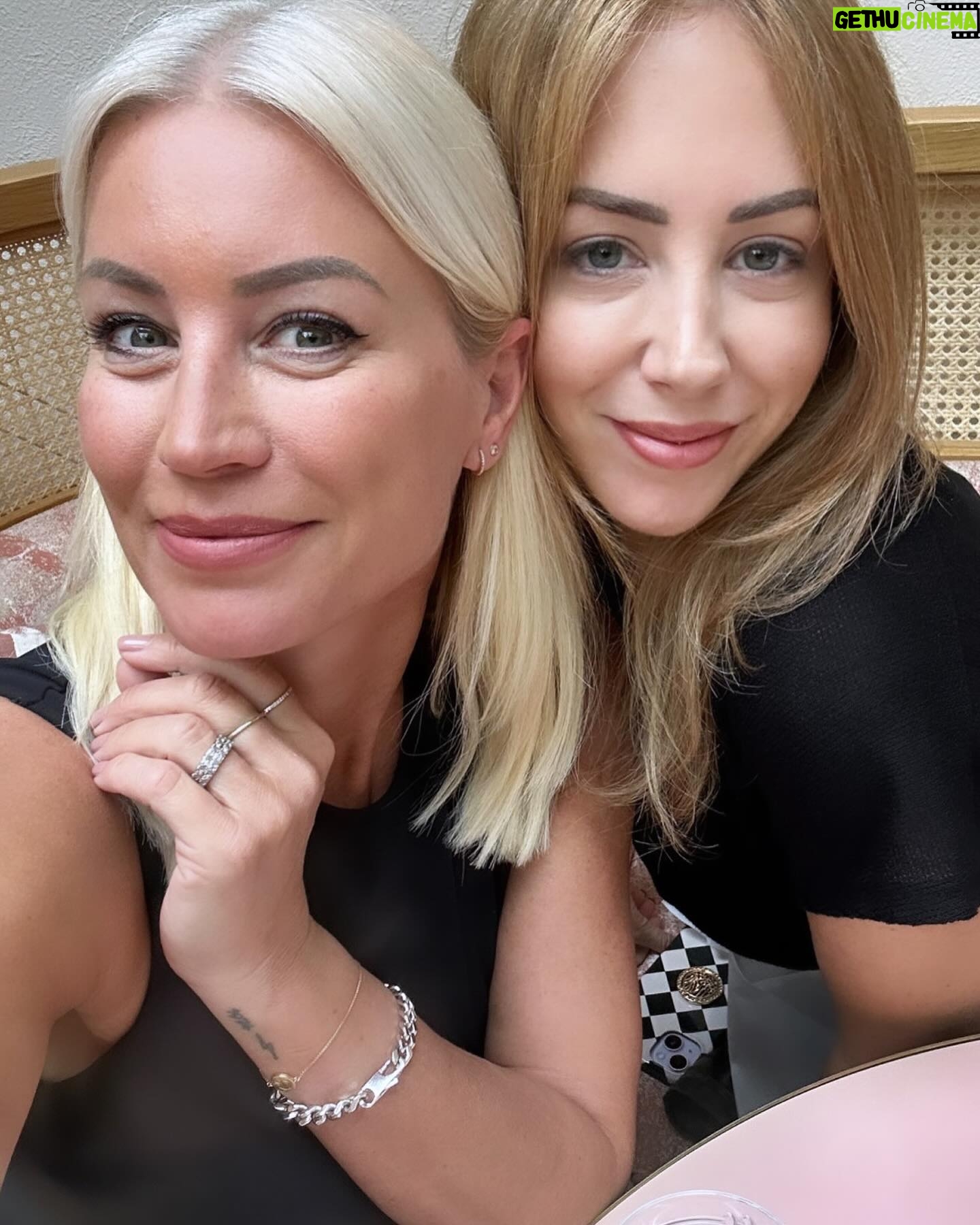 Denise Van Outen Instagram - Moments & Thanks π«ΆπΌ @dr.pawpaw π·π©· @pxguk (new putter is β³οΈπ₯) @taragreenbalance reflexology @oakandpoppyhampstead @pioneerdjglobal π§