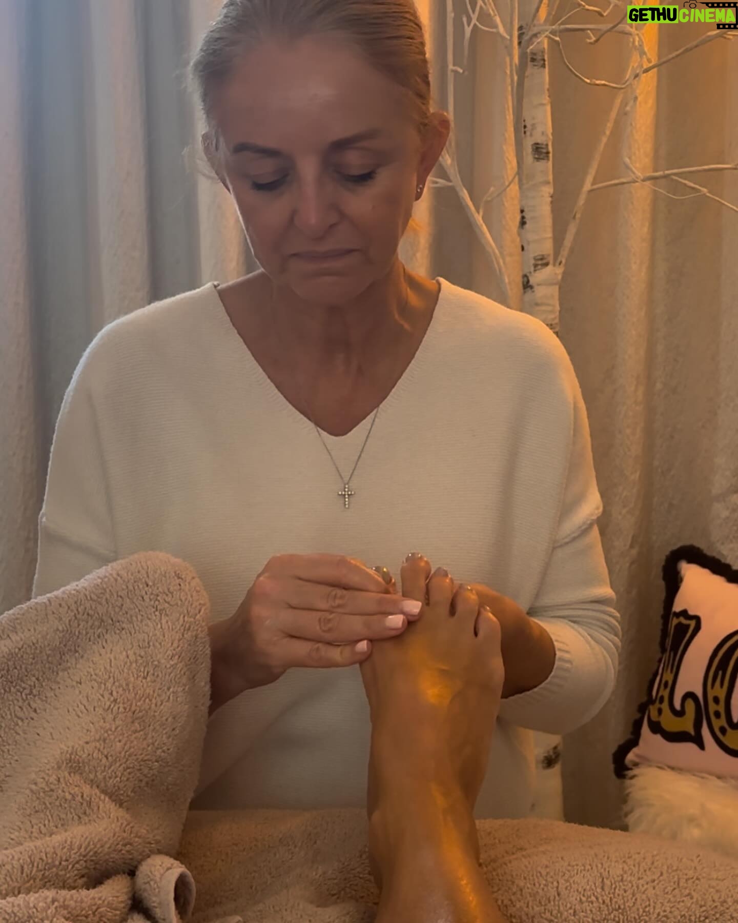 Denise Van Outen Instagram - Moments & Thanks π«ΆπΌ @dr.pawpaw π·π©· @pxguk (new putter is β³οΈπ₯) @taragreenbalance reflexology @oakandpoppyhampstead @pioneerdjglobal π§