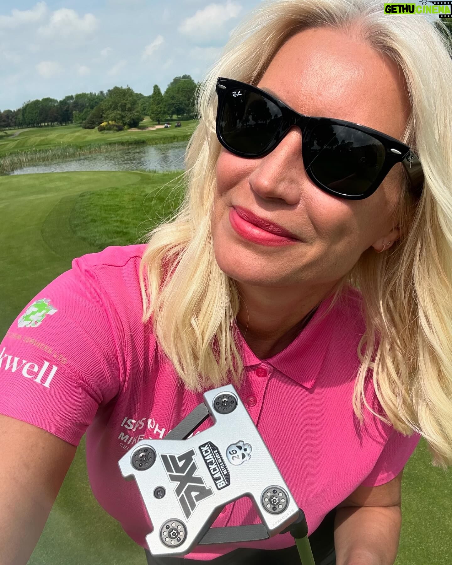 Denise Van Outen Instagram - Moments & Thanks π«ΆπΌ @dr.pawpaw π·π©· @pxguk (new putter is β³οΈπ₯) @taragreenbalance reflexology @oakandpoppyhampstead @pioneerdjglobal π§