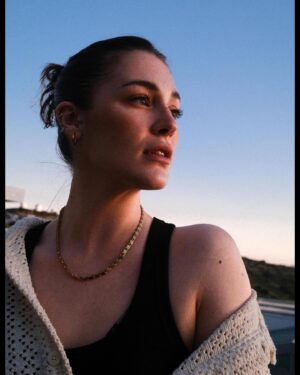 Deniz Işın Instagram - Uzaklara uçma kuşum

📷: @anilanik