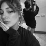 Deniz Işın Instagram - Aynalar ve akisler ve nedense milkshake 🪞🥛
