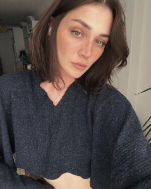 Deniz Işın Instagram - Biraz da ergenliğime dönelim isterim.