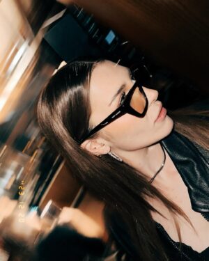 Deniz Işın Instagram - Bu şarkıyı dinleme postu. 

@cerenaliststyling 🩶