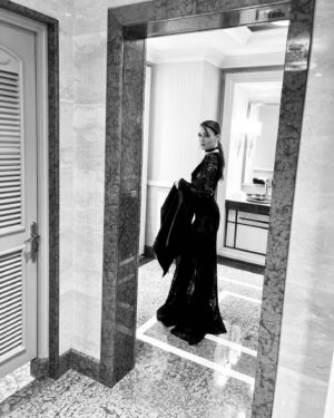 Deniz Işın Instagram - Morticia Addams. 

@cerenaliststyling ♥️