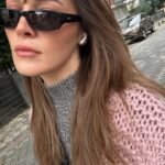 Deniz Işın Instagram – Bi kurt bi kuzuyu teke tekte nası alamaz hala anlamıyorum ama en azından gençliğimiz ve IQmuz var.
