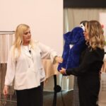 Derya Baykal Instagram - 5.si düzenlenen Örgü kampı Ilgaz da gerçekleşti. 2.gününde bizim de etkinliğimiz vardı... Kıymetli örgüseverlere, eğitmenlere ve sevgili Özlem'e çok teşekkür ederim...🙏❤️ @ozlemoztepe_official @orgu_hobi_kampi @nurbirgin Hocalar @nurguntezcan @by_mariya @zeyno_bycananyolac no_bycanan @singerturkiye @serife.yildiz.avci @lanoso_club @jurahotelsilgazmountainresort @etuhafiyem @tuhafiyedepomp