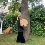 Derya Baykal Instagram - Merhaba herkese 🌿 11-12 Mayıs tarihlerinde İstanbul Bilgi Üniversitesi Santralistanbul kampüsünde gerçekleşecek olan Doğal Yaşam Festivalinde sizlerle birlikte olacağım. “Pratik ve kolay yaşama dair” yapacağım etkinlikte bir araya gelerek keyifli vakit geçireceğiz 🎉 Detaylar için @dogalyasamfestivali hesabını takipte kalabilirsiniz. 🌿