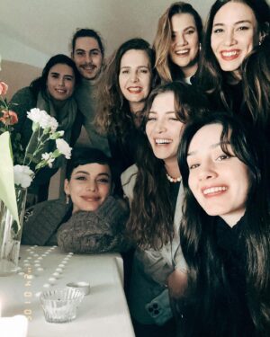 Derya Şensoy Instagram - ocak güzel başladı. iyiyiz iyi 🤫🧿🗝️🪬🔮