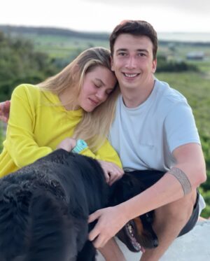Derya Şensoy Instagram - iyi ki doğdun sevgilim 🩵🧿 
seni çok seviyorum! Daha nice güzel anılara, anlara ✨ @celalcanalgul