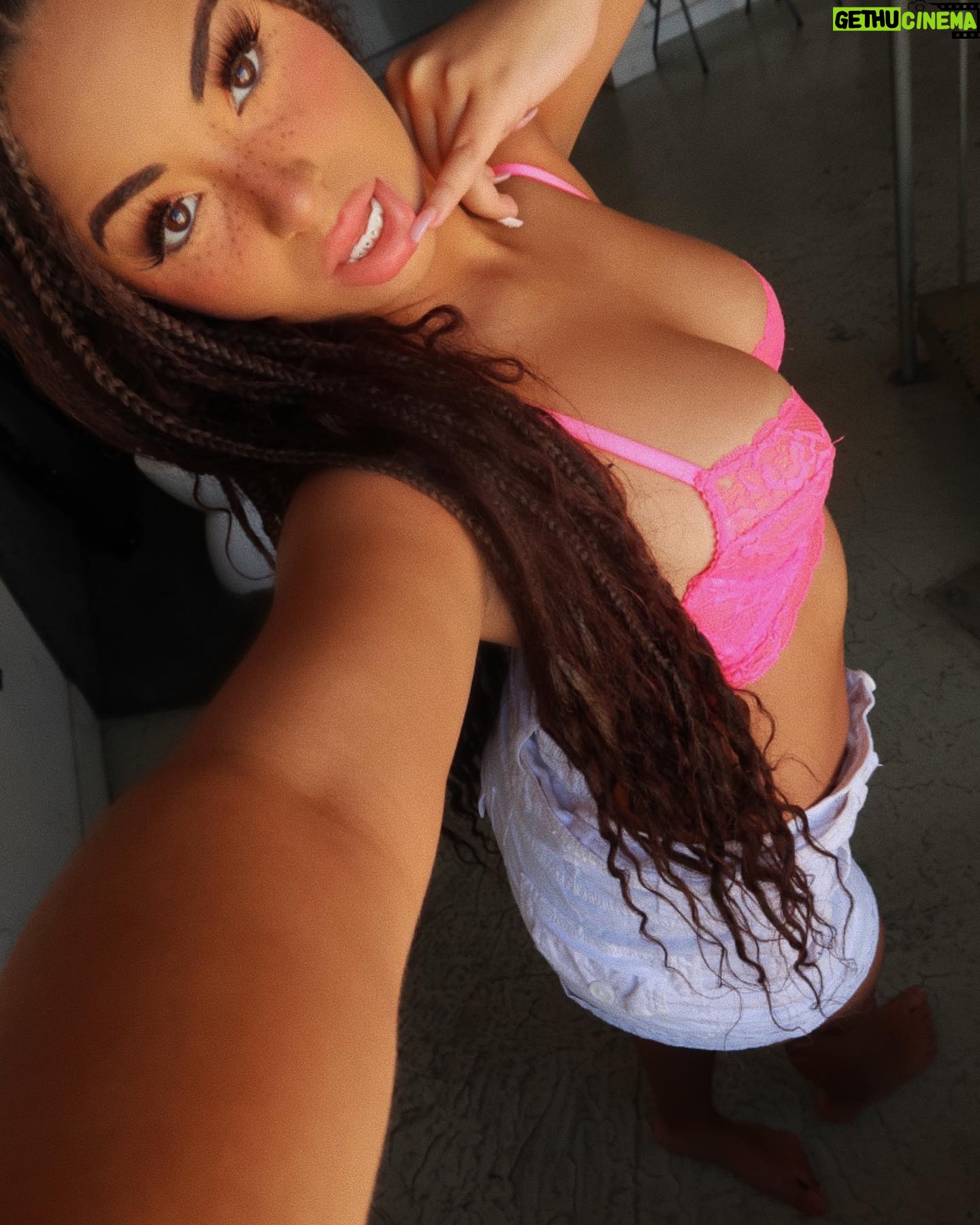 Devenity Perkins - 13.2K Likes - can’t take nothin from me but notes