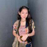 Devina Aureel Instagram – semoga 2024 tinggiku 2 meter #manifesting 🙏🏻✨