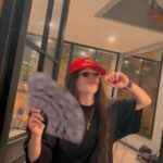 Devina Aureel Instagram – Ga perlu kaget kalo #MendadakKayang gara-gara Party Pack dari @astrogoods.id! 🥳 Isinya lebih banyak jadi semua pasti kebagian dan bikin pengen nambaah lagiii. Buruan order di Aplikasi ASTRO, hitungan menit nyampe, buka 24 jam! Psstt, lagi diskon juga✨Pake kode referral DEVQ12 biar diskon 35rb!🤝💸
