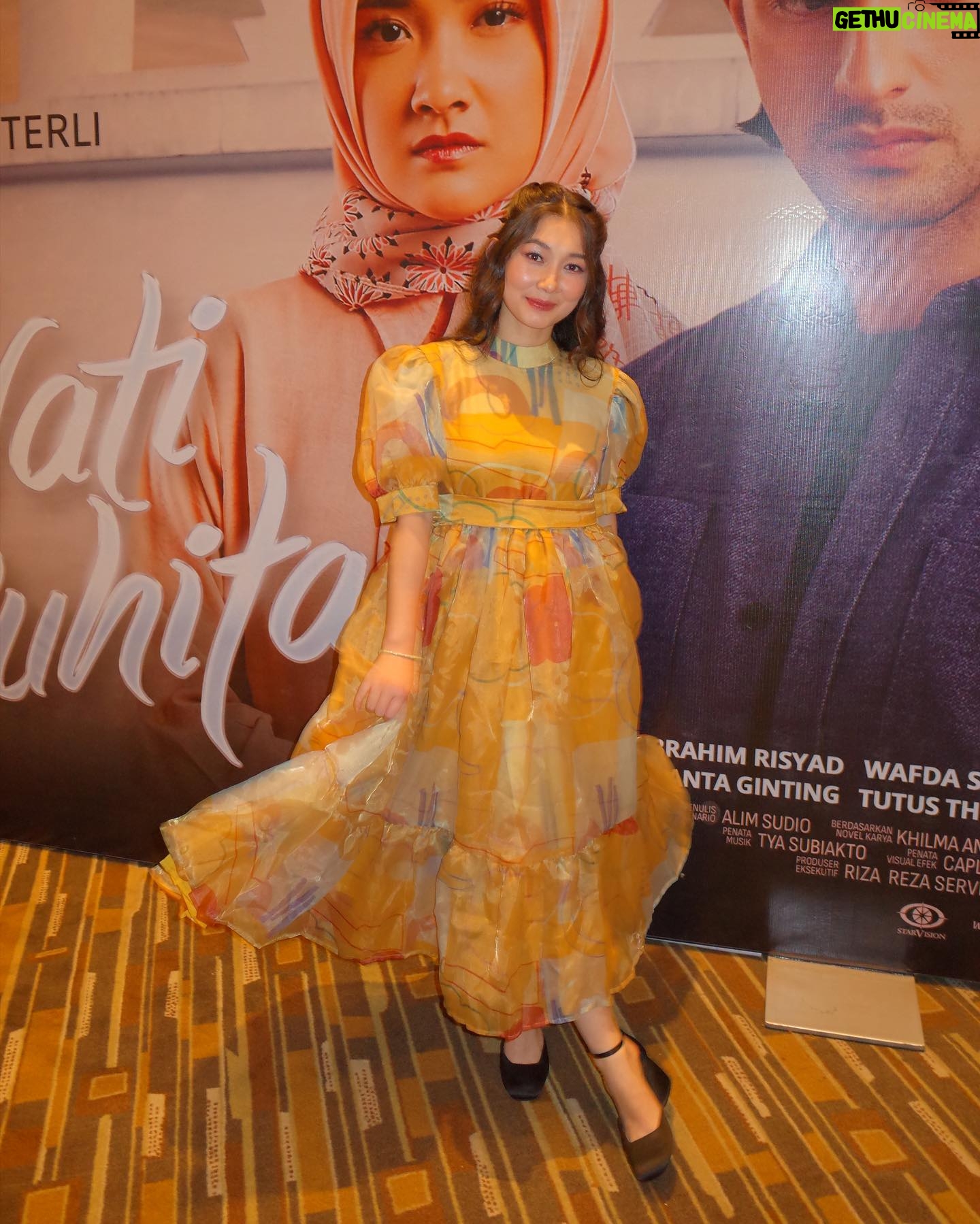 Devina Aureel Instagram - Mama Gigi ikut hadir memeriahkan Gala Premiere @filmhatisuhita ๐งก 25 Mei tayang di bioskop! ๐๐ซก
