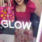Devina Aureel Instagram - nggak nyesel kemarin macet-macetan ke Jakarta X Beauty, karena rame dan seru buanget! apalagi disini nih, di boothnya Glow And Lovely juga seru banyak promo dan hadiah menarik juga. Makanya pantengin terus instagram @glowandlovely_id biar nggak ketinggalan acara seru lainnya! #GlowingGakKalengKaleng #GlowingFaceGlowingBody
