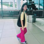Devina Aureel Instagram - ada yg sibuk pake lotion tapi bukan aku