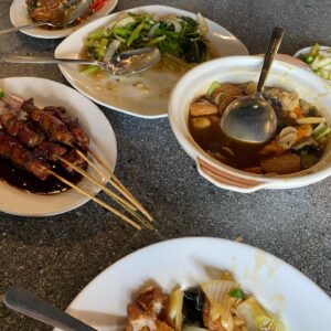 Devina Aureel Instagram - Berikut list tempat makan yang perlu kamu coba jika ke Malang:
- CILOK!!! Dimana pun pasti enak tapi yang depan SMAN 9 best best best
- Pecel Pincuk Berkah depan SMAN 9 masih juara satu plis pertahankan luv u forever
- Sate telor sebrang matos WAH INI SIH CRAZY 
- Ayam Tenes ga boleh kelewat!!!
- Ayam Goreng Pemuda juga gas pol ngeng rem blong
- Masakan mamiku sayangku cintaku
- Nasi Krengsengan di Lawang duh sori ga ada yg ngalahin
- Depot 88 chinese food bezt bezt bezt
- Bakso GUN!!!!!!!!!!!! hampir 10 tahun lebih ga makan ini dan masih jadi top 5 bakso favorit!!
- Bakso Senggol di Lawang tapi cari sendiri ya soalnya lupa lokasi tepatnya dimana tolong effortnya
- NASI AYONG di KLX express adalah tujuan pasti tiap ke malang selain pecel gila masih terngiang rasanya
ga punya rekomendasi kopi di Malang karena sekarang banyak pol pol tempat kopi dan belom cobain satu satu
sekian dan terima donasi 🙏🏻 bayarin tiketku pulang Malang yuk. Link ga ada di bio 🙏🏻