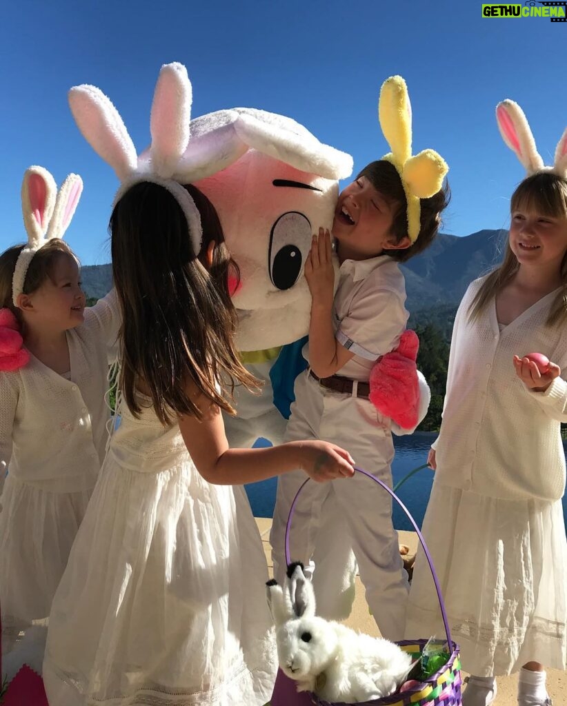 Devon Aoki Instagram - Easter Bunny sighting in #Calistoga @rlbailey🐇🤗