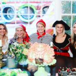 Devon Aoki Instagram - Lots of ❤️️ around this table!!!! @roanncostin #auntmidge @alexandriajackson @hayleyknapp @ladybugweekend #Alessandras4th