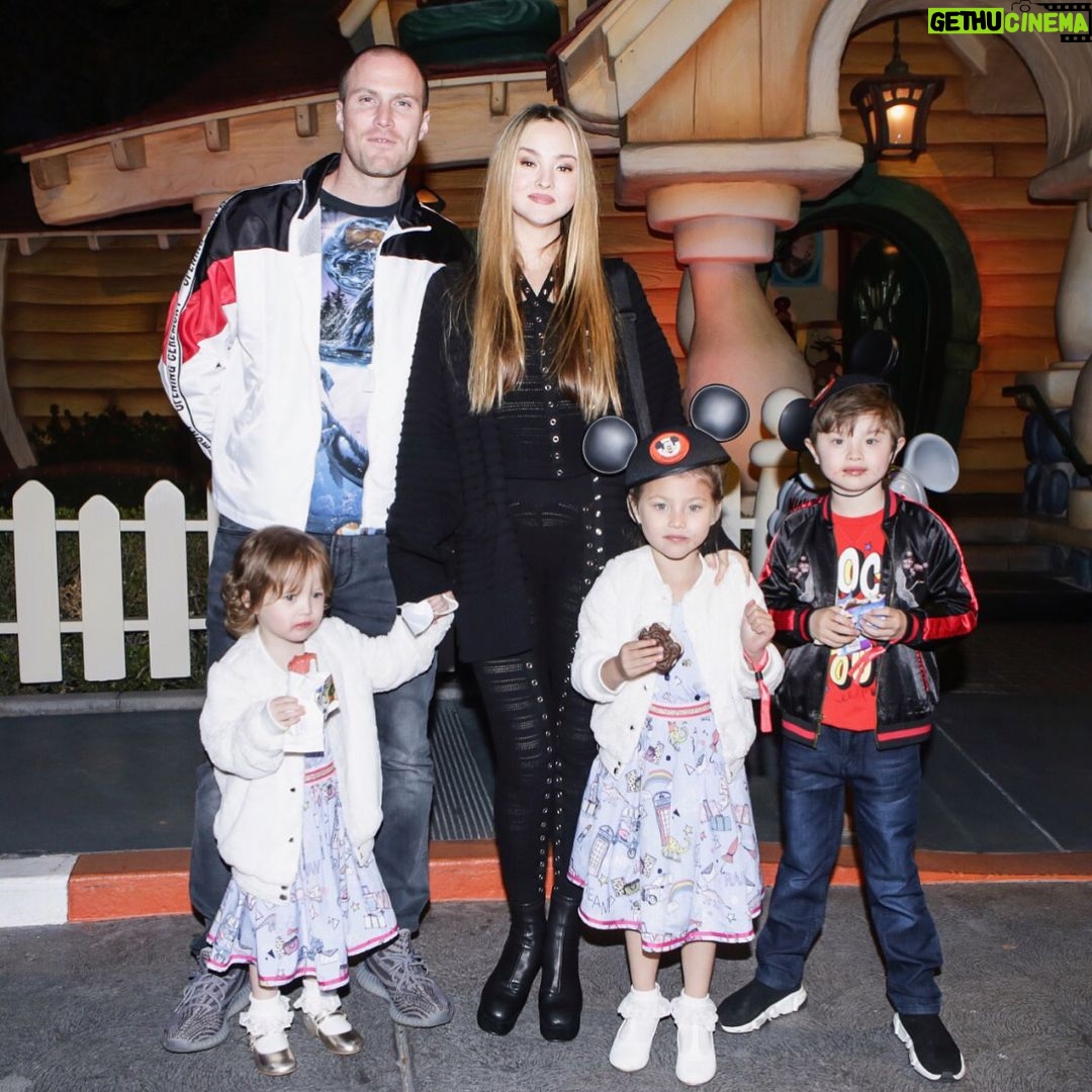 Devon Aoki Instagram - Congrats Carol and Humberto! Love you 2 and loved the Opening Ceremony x Disney collection last night!! Thanks for spoiling us ❤️ @openingceremony @humberto @therealcarollim @jbailey13b