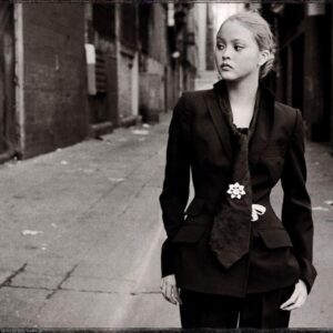 Devon Aoki Instagram - “Beauty is the result of what you put into your soul, your thoughts." ‪Peter Lindbergh‬ ‪
Rest In Peace Peter!  You were so full of warmth and kindness—pure sunshine.  It was such a privilege to work with you and to know your heart.  Thank you.  You will be so very missed.  @realpeterlindberghfoundation @therealpeterlindbergh ‬🌹