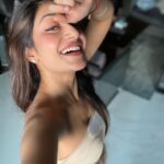 Dhanashree Verma Instagram – Kaafi achi selfies keechi meine 🥞 good skin, good food aur kabhi kabhi good selfies … aur Kya chahiye