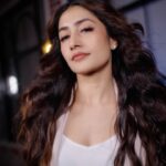 Dhanashree Verma Instagram – Did you all like this song ? 🎵😮‍💨

I’m in love with this song and made my own version of the video with integrating the hook step @rajakumari has danced to along with my own twist and flair 🔥 

Go create your own version and tag me and @amdocsindiaoffical and @amdocs ❤️ #AD 

#LiveAmazingDoAmazing