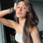 Dhanashree Verma Instagram – Kaafi achi selfies keechi meine 🥞 good skin, good food aur kabhi kabhi good selfies … aur Kya chahiye