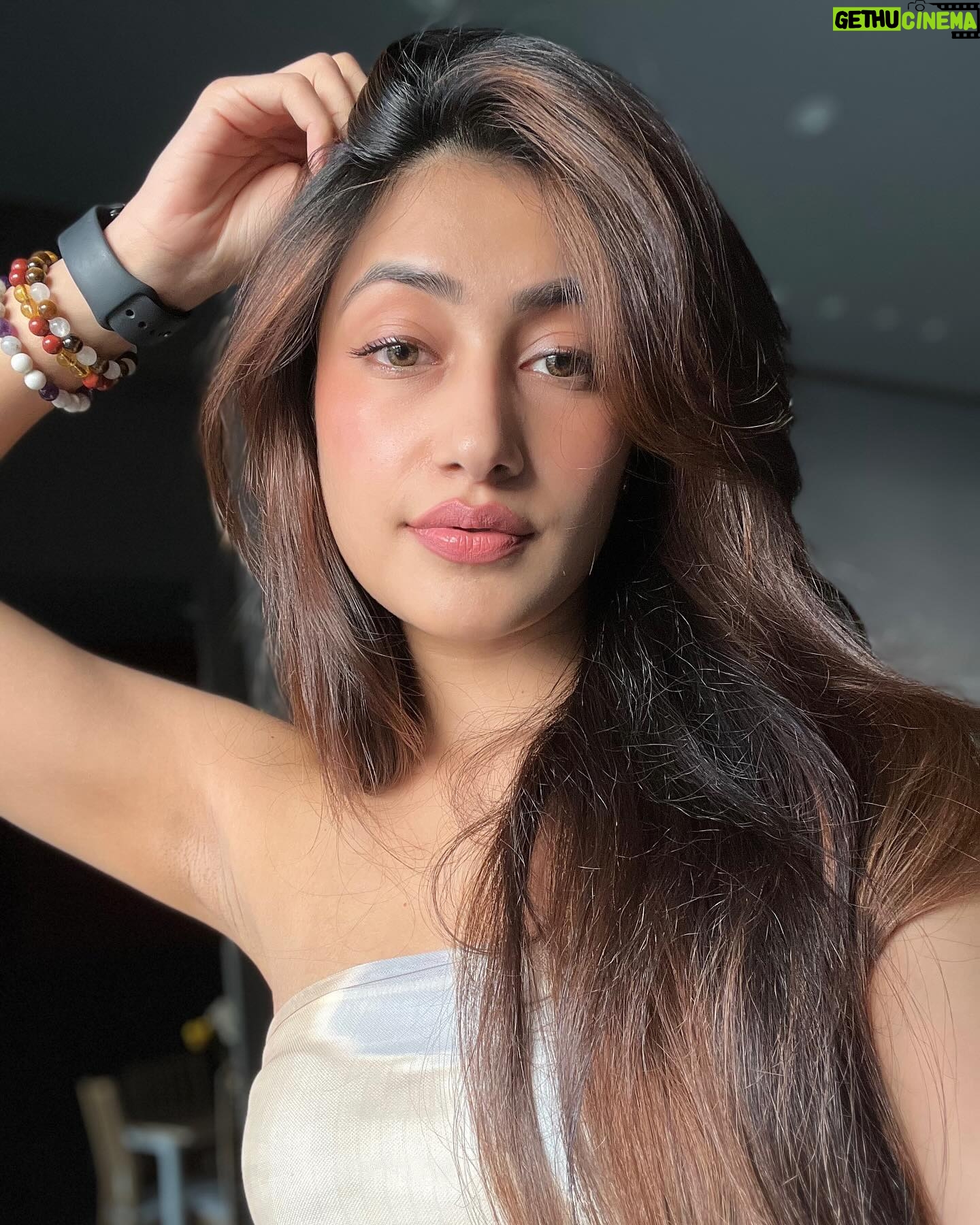 Dhanashree Verma Instagram - Kaafi achi selfies keechi meine 🥞 good skin, good food aur kabhi kabhi good selfies … aur Kya chahiye