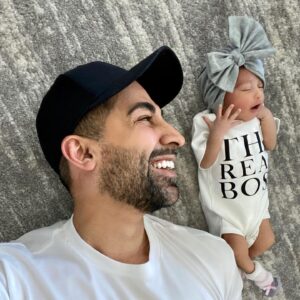 Dhar Mann Instagram - She just turned 2 weeks old and she thinks she’s already the boss 🤦🏾‍♂️