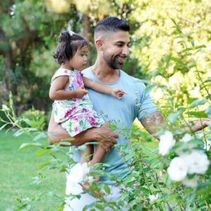 Dhar Mann Instagram - Family is everything 💚 Swipe 👈🏽 to see Ella Rose’s little photo shoot 😍