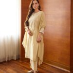 Dia Mirza Instagram – Sunshine Sunday ✨

Wore this meticulously handcrafted kurta by @tulsionline ❤️ The embroidery is so beautiful and rare to see these days. Keep investing in timeless handcraft Tulsi. It was an absolute joy wearing this garment. 

Styled by @theiatekchandaney 
Jewellery Courtesy
@mayasanghavijewels
Hair by @karanrai001 
Make up by @kiran_chhetri92 
Team @kaajee_rai 
Photos by @prateekswadesh 
Managed by @exceedentertainment @shruti8711 

#mammaatwork #handcraftedinindia #vocalforlocal #sustainableclothing #globalgoals