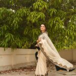 Dia Mirza Instagram - Inside / Outside 🐯🥭✨ Saree Courtesy - @priyalprakashhouseofdesign Jewellery Courtesy - @mayasanghavijewels Styled by @theiatekchandaney Hair by @vithikajaiswal Make Up by me Photos @shivamguptaphotography Managed by @exceedentertainment @shruti8711 #HandMadeInIndia #VocalForLocal #MadeInIndia