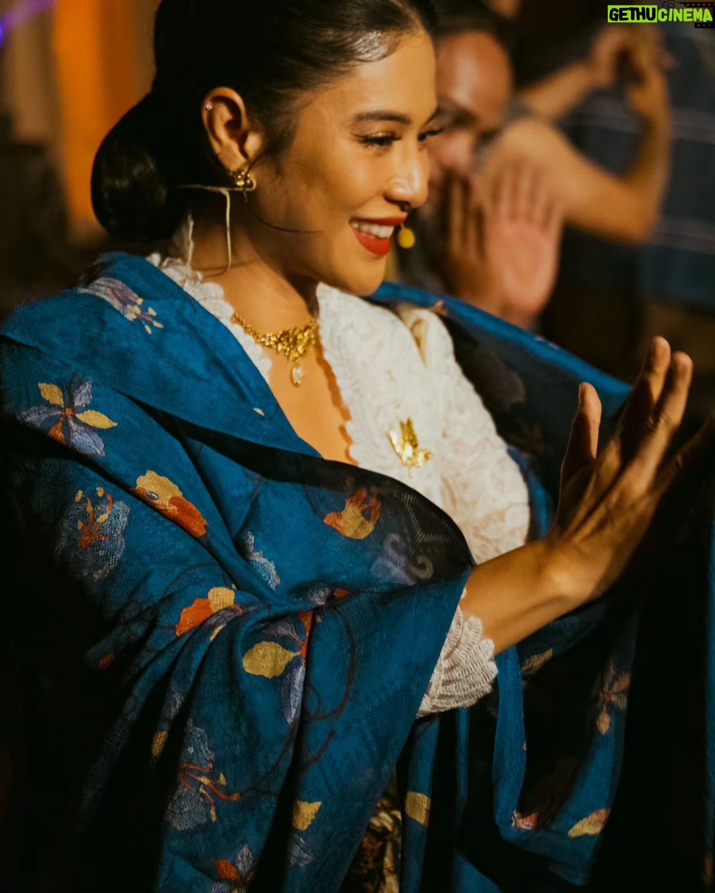 Dian Sastrowardoyo Instagram - Bersyukur dan bahagia bisa melewati peristiwa indah bersama @officialpilarez @ellylutan @bobyarisetiawan dan @rianto_rds In support of @indonesiandancefestival . Sharing a dance is sharing energy - a beautiful connection that transcends boundaries. #UnityThroughDance"