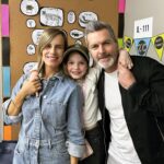 Diana Bolocco Instagram – Que lindo es ver crecer a los niños. No solo en porte, también en desplante, empatía y personalidad. Yo no sé ustedes, pero yo me emociono mucho (hasta lloro 😬) con cada presentación y actividad del colegio. Mi niña linda. Orgullosa de ti! #Gracia #morirdeamor @crissancheztv