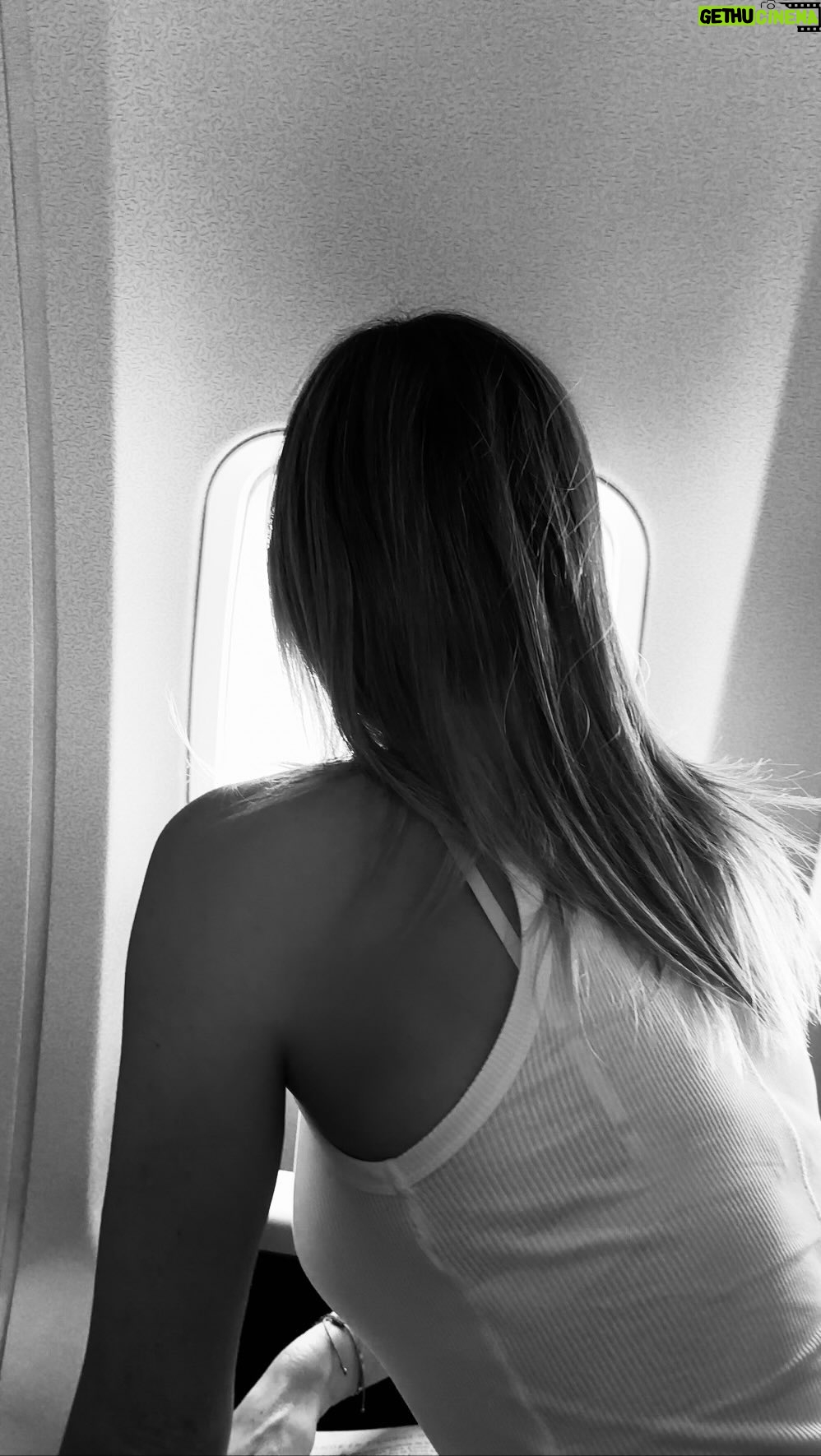 Diana Bolocco Instagram - Me encanta viajar contigo @dianaboloccof 😅🙄❤️ Alguien más se suma al team “sin vista”???? 🤷🏻♂️