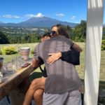 Diana Bolocco Instagram - La verdad es que esta secuencia de fotos merece quedar fija en mi feed. Puro amor en Puerto a Octay con mi Dieguito. ❤️❤️❤️❤️ Acierto fotógrafico de @sergioariasmarchant