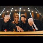 Diana Bolocco Instagram – No saben lo feliz que estoy en mi rol de jurado! Ha sido emocionante, desafiante y muy difícil y, sobre todo, ha sido maravilloso ver la cantidad de talento que hay en nuestro país. Los esperamos muy pronto en el gran estreno de Got Talent Chile junto a mis increíbles compañeros @la_leovarela @avodanovic @franciscoreyesmor y @julianelfenbeink y por supuesto al gran equipo liderado por @carlosvalencias. Por Chilevisión 

Se van a sorprender y emocionar! Estoy segura. Los esperamos! ❤️❤️❤️
@gottalentchile @chilevision #gottalentchile

Aros @culto_semijoya