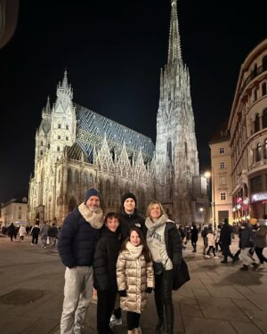 Diana Bolocco Instagram - El Reencuentro. Parte 2: Viena 🇦🇹 

@crissancheztv #shotoniphone11
